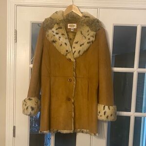 Coat with Spotted Fur Trim - Tan Brown